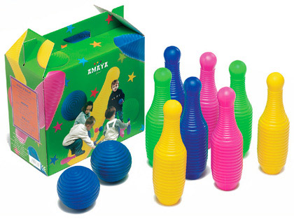 [439455] BOLO AMAYA DE POLIETILENO ALTO 26 CM INCLUYE 8 BOLOS Y 2 PELOTAS