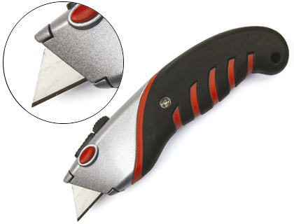 [KF16815] CUTER Q-CONNECT METALICO ANCHO ALEACION DE ALUMINIO - 2 CUCHILLAS DE REPUESTO - CUCHILLA 19 MM XD-8300 BLISTER 1 UNIDA
