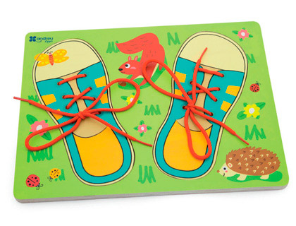 [16420A] JUEGO ANDREUTOYS ENHEBRAR HILAR Y COSER 30X22,5X1,3CM